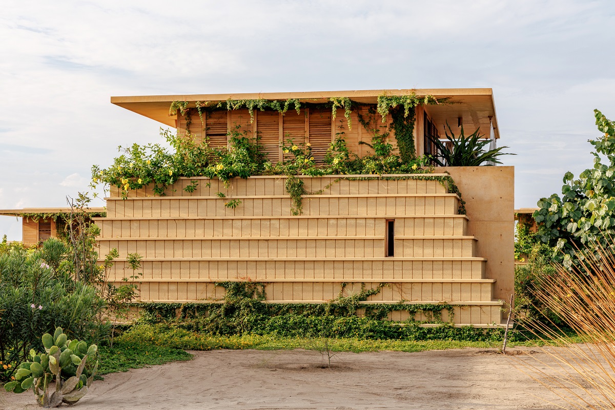external facade and stepped entrance to hotel suite