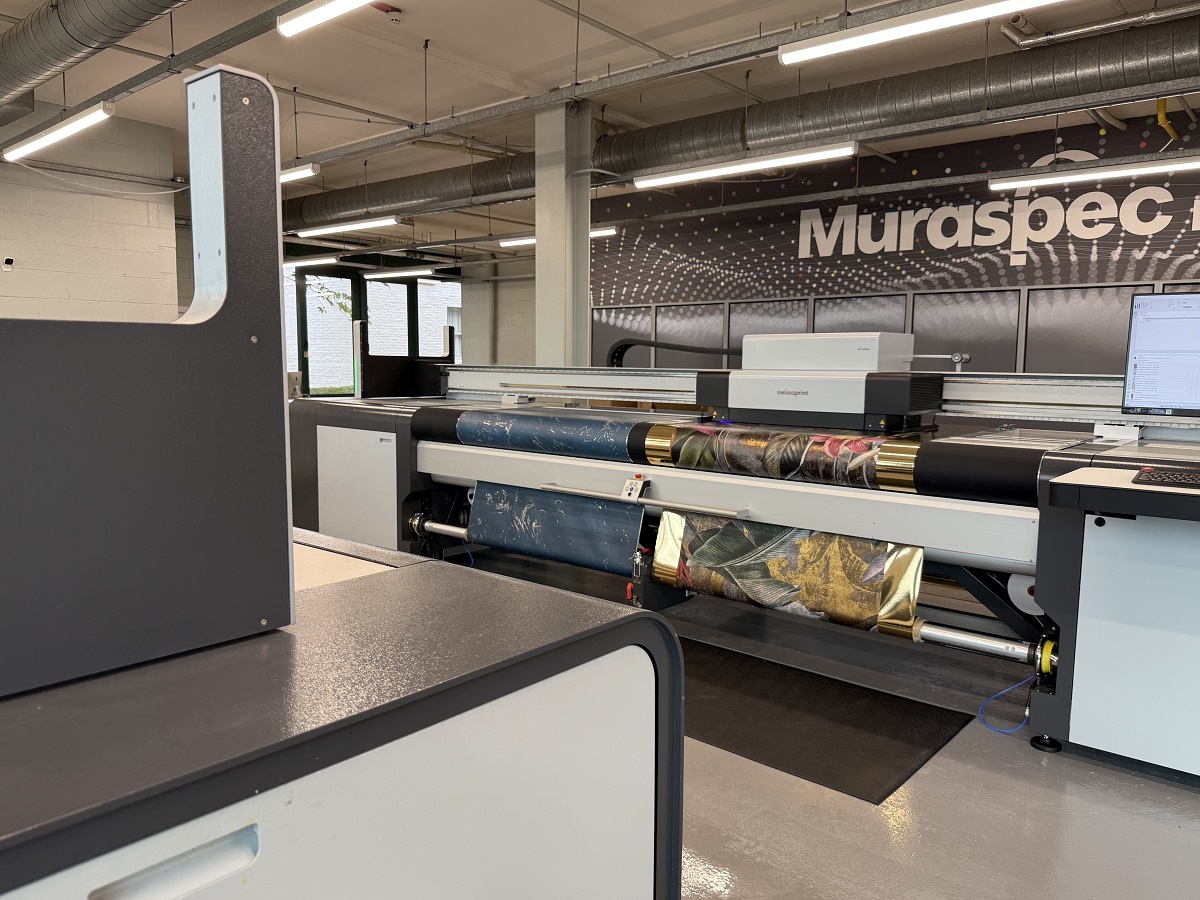 rollers printing in the muraspec factory
