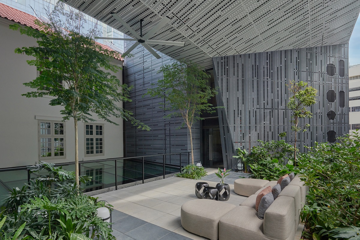 garden terrace next to both old and new facade of 21 Carpenter - Garden Terrace