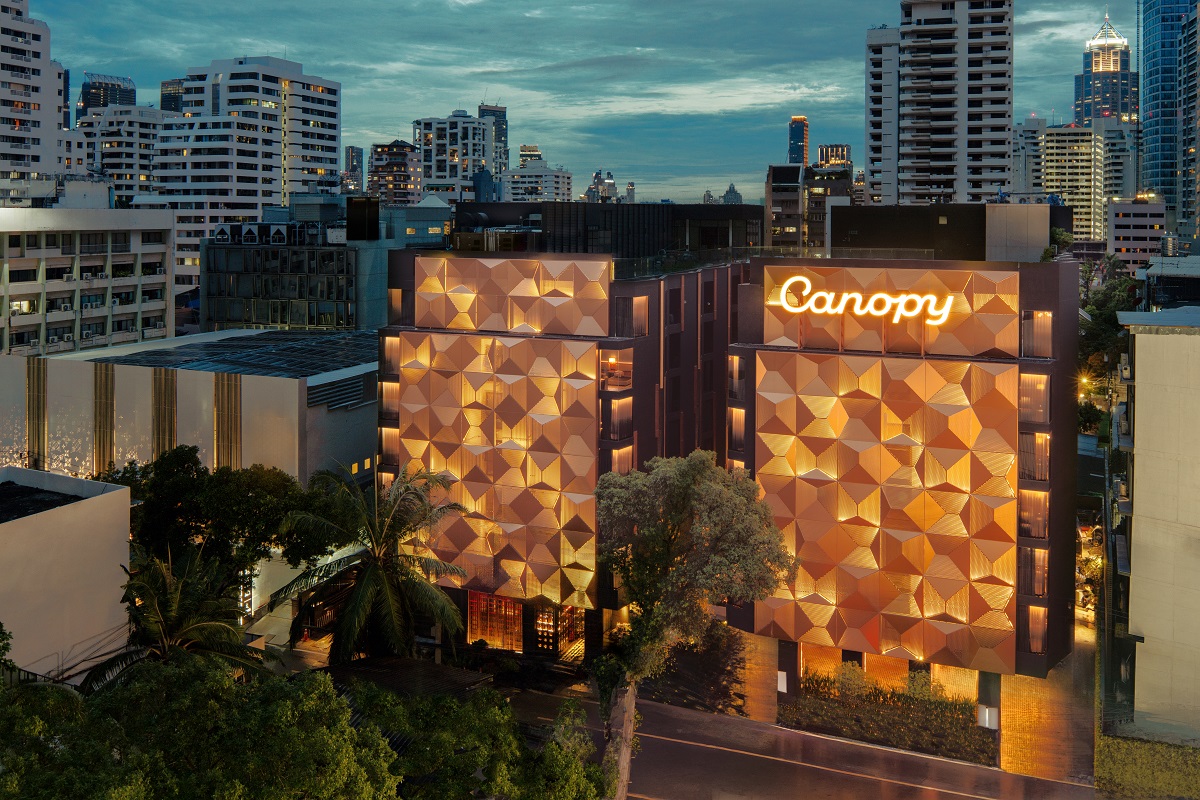 gold faceted facade CanopyBangkok_Exterior