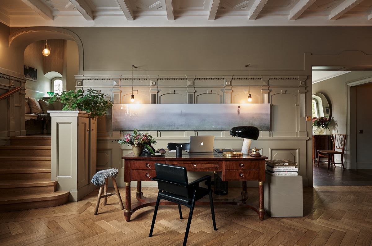 Ett Hem lobby and desk