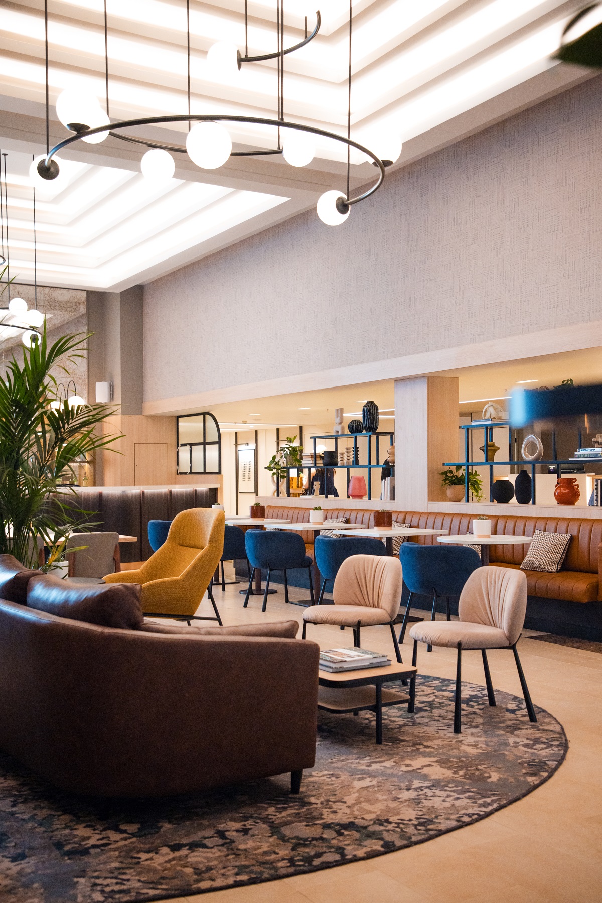 Sheraton Heathrow’s redesigned lobby lounge now provides a welcoming environment where guests can pause, connect and relax between journeys.