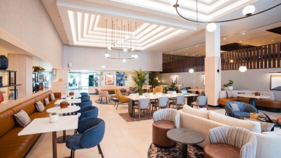 Designing a sense of arrival: Sheraton Heathrow’s transformed lobby lounge with lights by Northern Lights