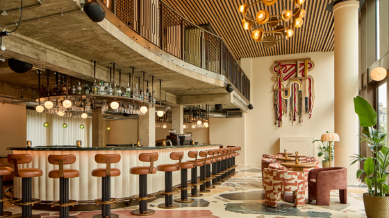 Hotel Indigo London K West in Shepherd’s Bush, bar view