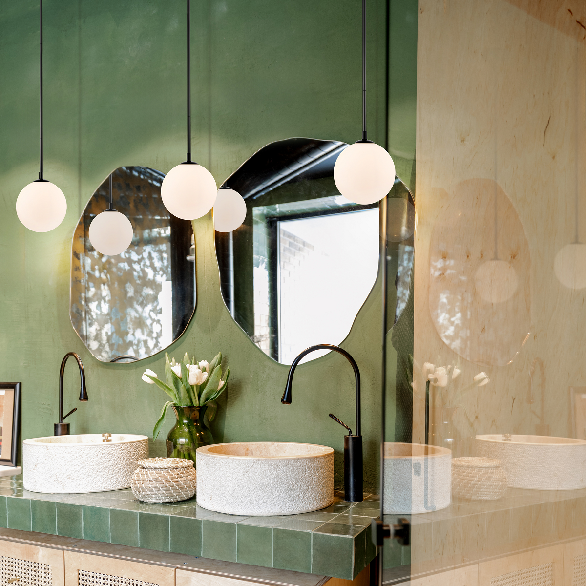 bathroom lighting over vanity