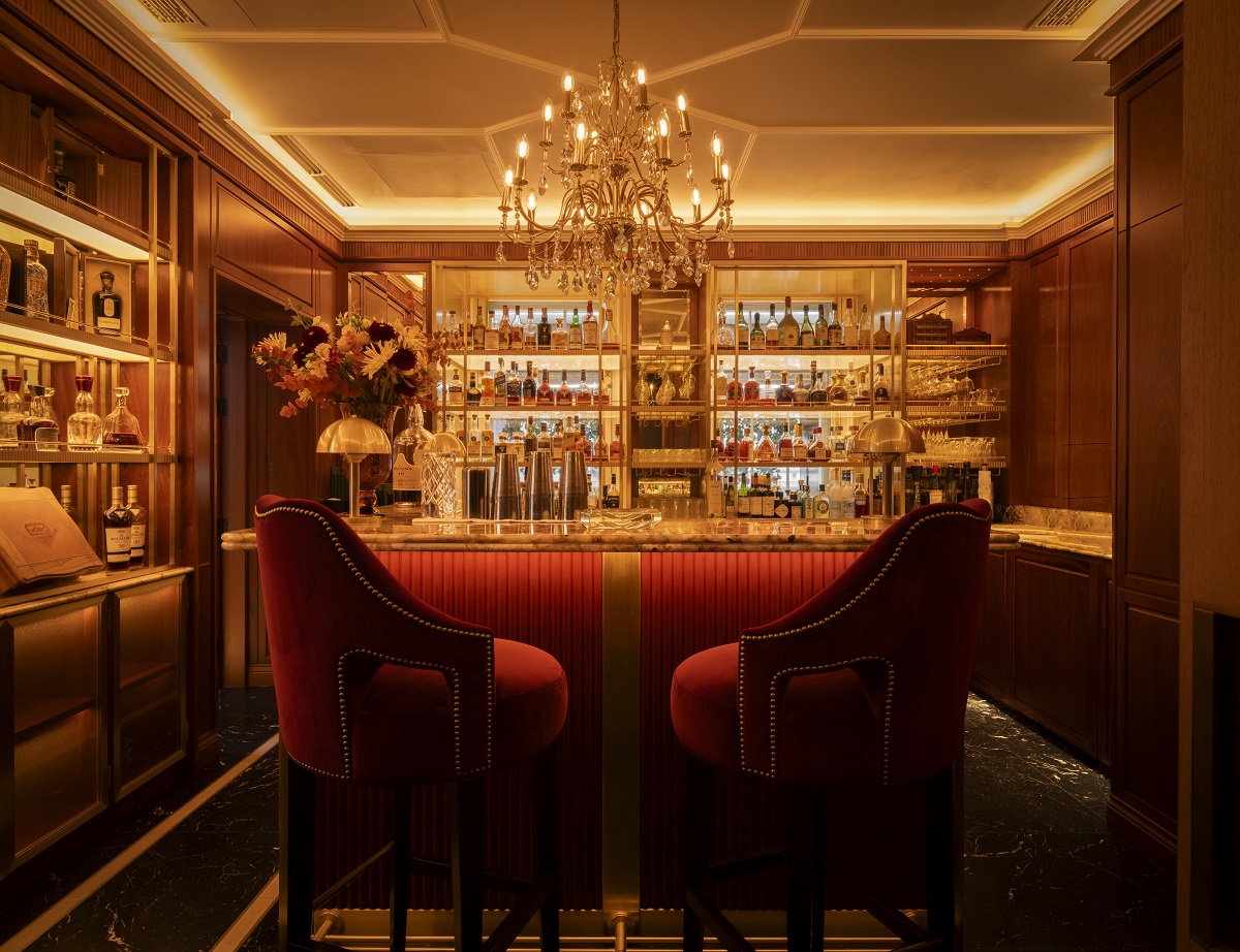 the whiskey bar in The Lanesborough