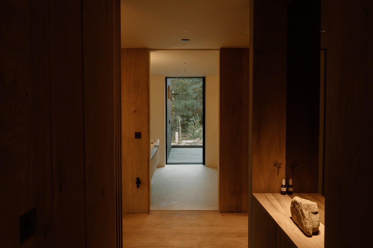 doorways through central axis of kabn leading to view