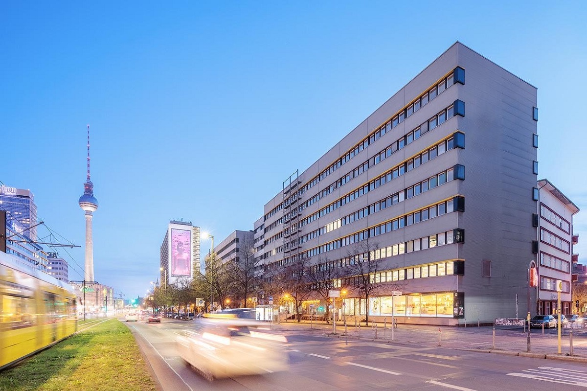 view from road of facade Bob W Berlin