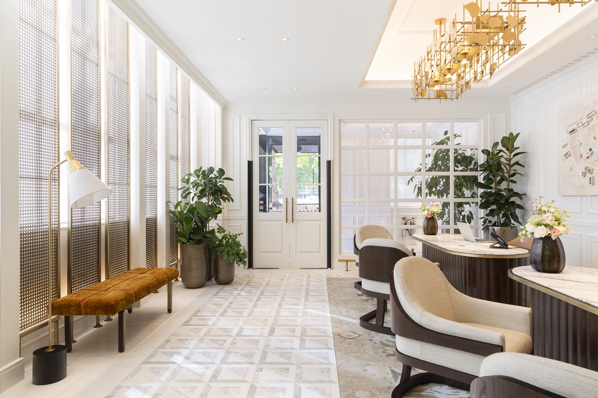 the concierge space, at Grosvenor house Suites designed by Senior Designer German Mendoza and the team at Wimberly Interiors, brings greater openness, natural light and a sense of tranquillity to guests' arrival experience. 