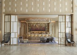 shell-like colours and textures in the entrance and peacock alley by HBA in the Waldorf Astoria Cancun