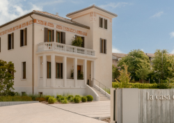 La Casa di Laura villa / The House of Laura