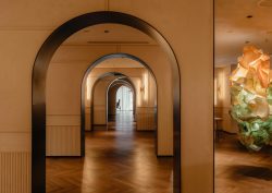 series of arches leading into Grand Hyatt Singapore