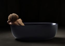Kaldewei woman in bath