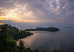LUX_ Lake Kivu - Scenery