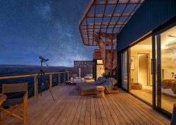 starwatching from wooden deck in Mantis Hiddn in Addo from Accor