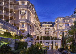 Hotel Metropole Monte-Carlo - evening view of hotel facade