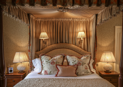 canopied four poster bed in Lucknam Park hotel