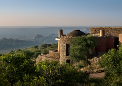 andBeyond Suyian lodge occupies a unique position on an escarpment