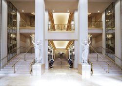 Waldorf Astoria New York Lexington Avenue Entrance