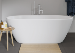 compact freestanding white bath from Duravit